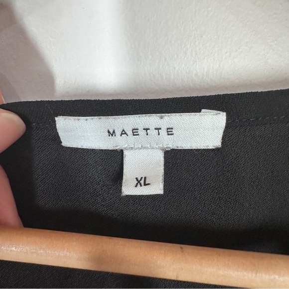 Maette Black Hyde V-Neck Blouse Lace Details Women’s Size XL Loose - Picture 3 of 6